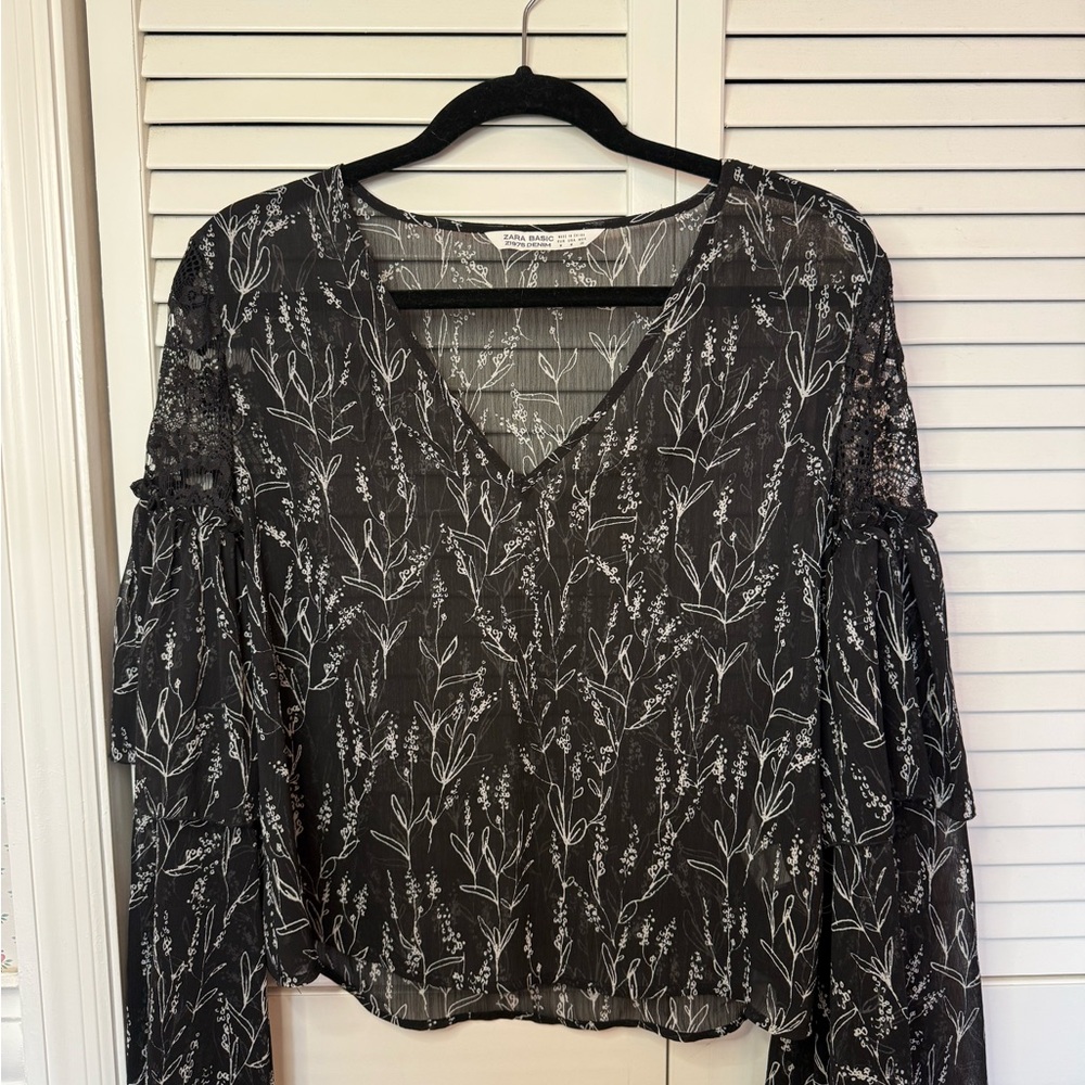 Zara Black and White Printed Long Sleeve Blouse
